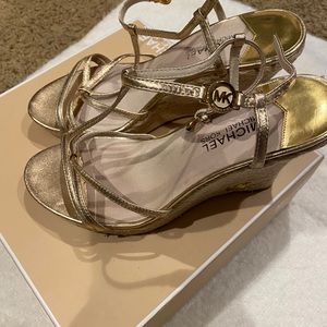Michael kors gold wedges